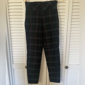 Plaid leggings/jeggings/slim fitted pants.